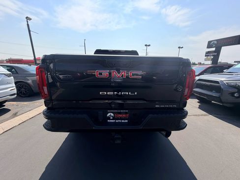 Used 2022 GMC Sierra 2500 Denali w/ Denali Black Diamond Edition AWD/4WD image 5
