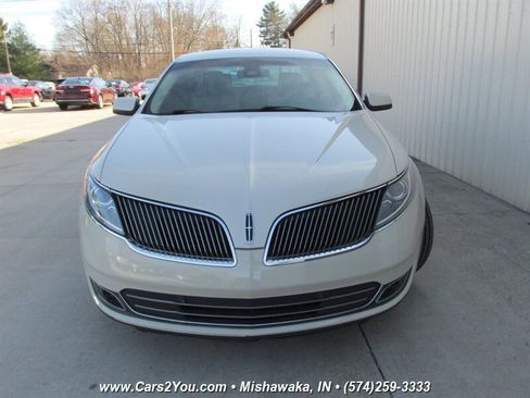 Used 2014 Lincoln MKS AWD image 3