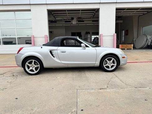 Used 2003 Toyota MR2 RWD image 15