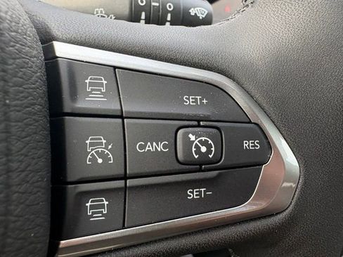 Used 2026 Jeep Compass Limited AWD/4WD image 37