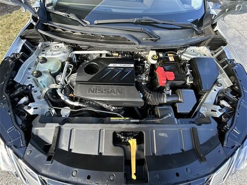 Certified 2022 Nissan Rogue SV w/ SV Premium Package image 14