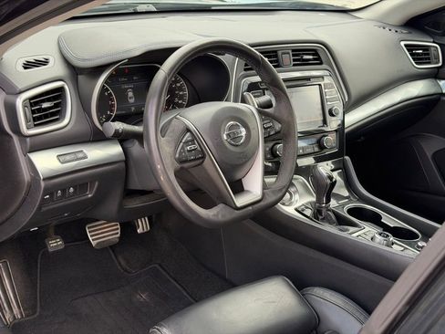 Used 2016 Nissan Maxima SR image 19