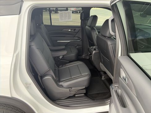 Used 2026 Chevrolet Traverse LT w/ Midnight/Sport Edition AWD/4WD image 15
