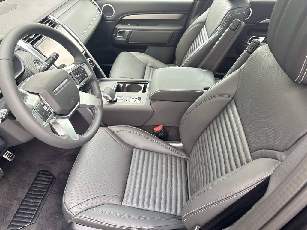 New 2026 Land Rover Discovery Dynamic SE AWD/4WD image 23