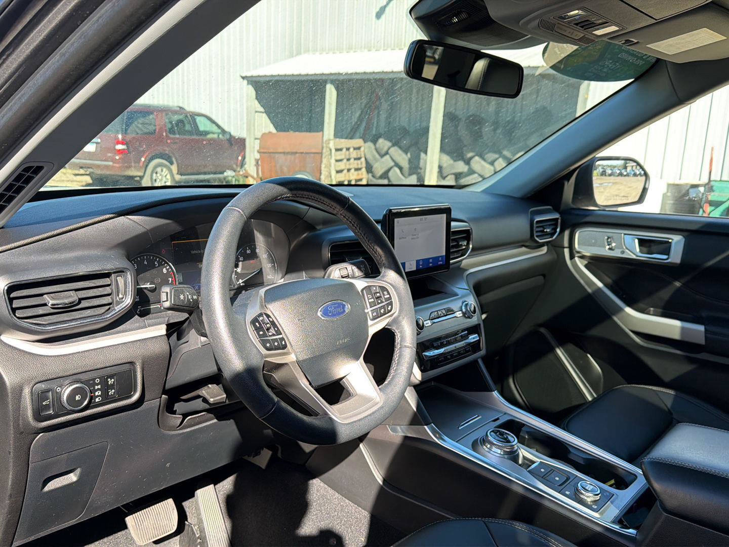 Used 2024 Ford Explorer XLT w/ Equipment Group 202A AWD/4WD image 5