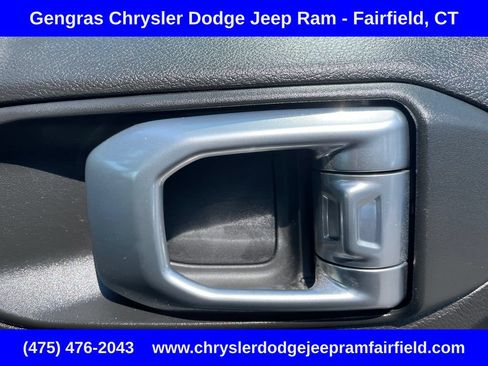 Certified 2025 Jeep Gladiator Mojave w/ Safety Group AWD/4WD image 17