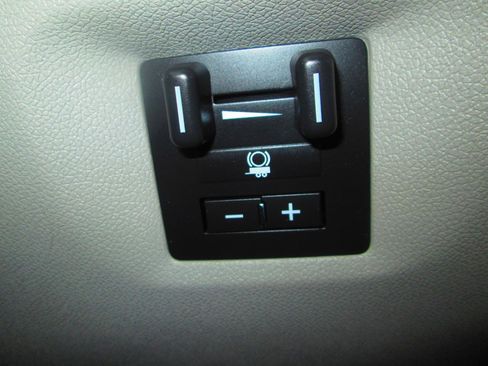 Used 2013 Chevrolet Tahoe LTZ image 14