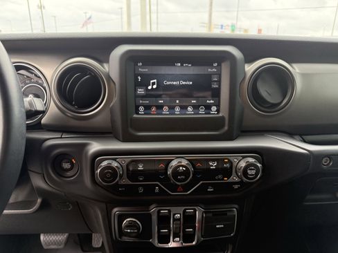 Used 2021 Jeep Gladiator Sport AWD/4WD image 20