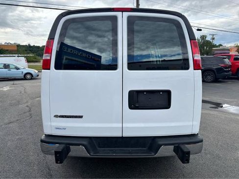 Used 2025 Chevrolet Express 2500 w/ Driver Convenience Package RWD image 7