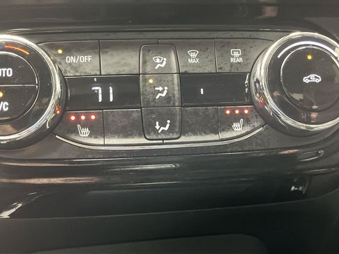 Certified 2024 Chevrolet Trax ACTIV FWD image 21