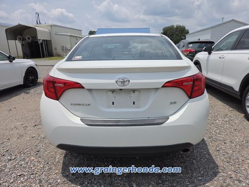 Used 2018 Toyota Corolla SE w/ Carpet Mat Package (TMS) FWD image 8