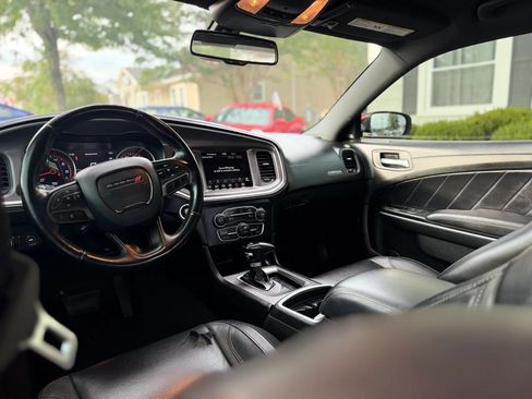 Used 2022 Dodge Charger SXT w/ Plus Group RWD image 10