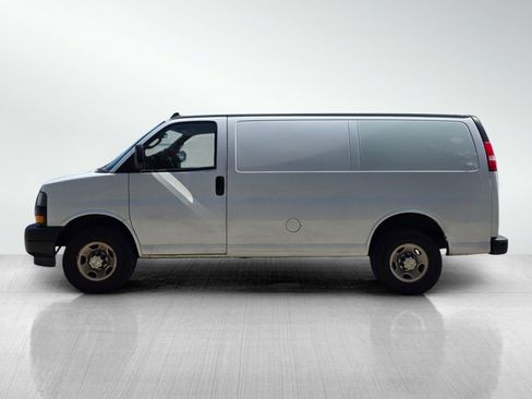 Used 2022 Chevrolet Express 2500 w/ Driver Convenience Package image 4