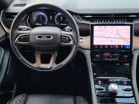 Certified 2025 Jeep Grand Cherokee Summit AWD/4WD image 26