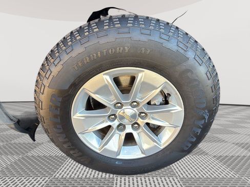 Used 2022 Chevrolet Silverado 1500 LT image 9