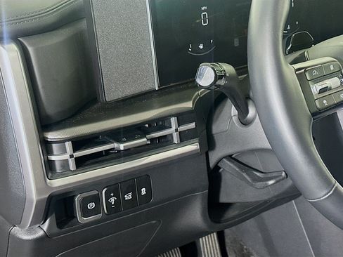 Used 2026 Hyundai Santa Fe SEL FWD image 17