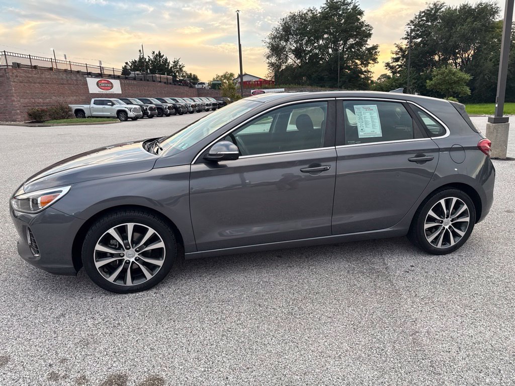 Used 2018 Hyundai Elantra GT w/ Style Package 02 FWD image 9