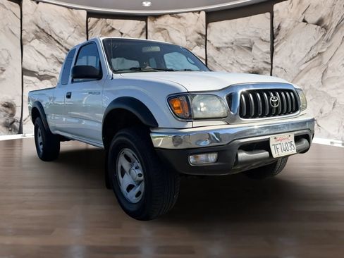 Used 2003 Toyota Tacoma PreRunner RWD image 3