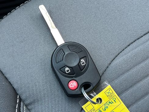 Used 2018 Ford Escape SE w/ SE Sport Appearance Package image 27