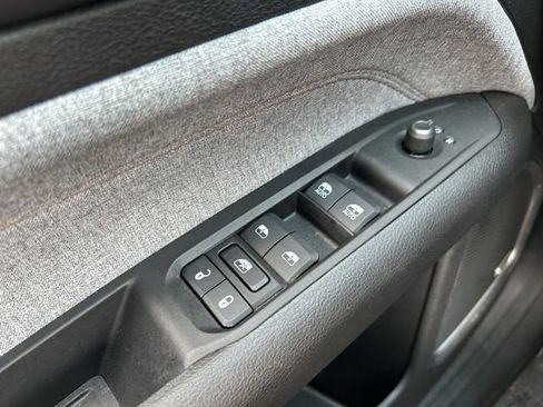 Used 2022 Jeep Compass Latitude w/ Sun and Sound Group AWD/4WD image 20
