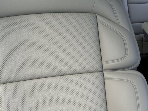 New 2026 Lincoln Navigator L Reserve w/ Jet Appearance Package AWD/4WD image 16
