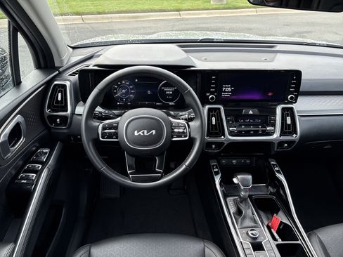 Used 2023 Kia Sorento SX AWD/4WD image 19