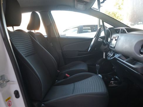 Used 2016 Toyota Yaris SE image 28