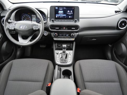 Certified 2022 Hyundai Kona SEL w/ Convenience Package image 10