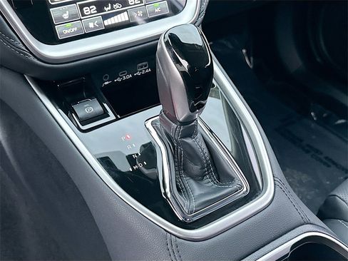 Certified 2025 Subaru Outback Limited w/ Popular Package #2 image 17