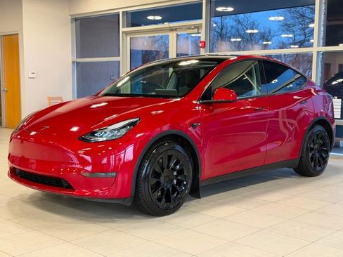 Used 2021 Tesla Model Y Long Range image 4
