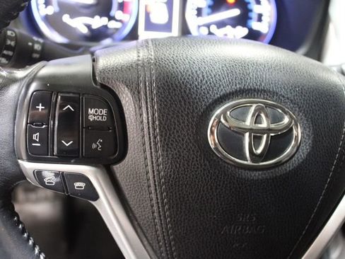Used 2015 Toyota Highlander XLE image 37