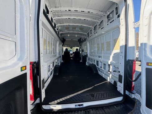 New 2026 Ford Transit 250 148 Medium Roof image 9