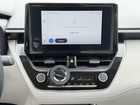 Used 2024 Toyota Corolla Cross L FWD image 12