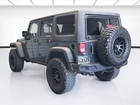 Used 2016 Jeep Wrangler Unlimited Rubicon w/ Max Tow Package image 6