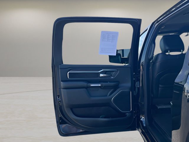 Used 2025 RAM 1500 Laramie AWD/4WD image 25