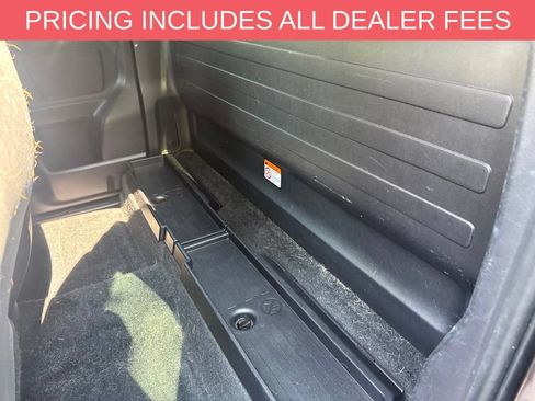 Used 2018 Toyota Tacoma SR AWD/4WD image 10