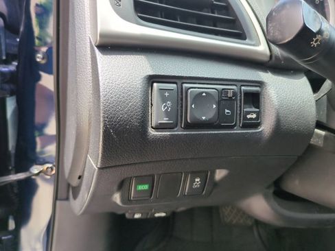 Used 2019 Nissan Sentra SV FWD image 13