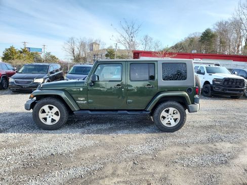 Used 2008 Jeep Wrangler Unlimited Sahara w/ Dual Top Group image 2