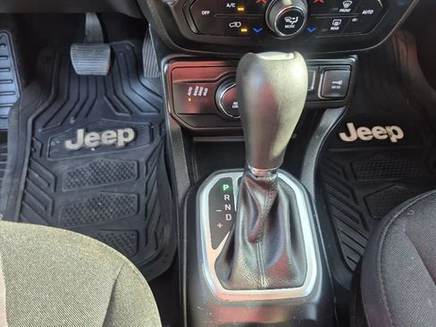 Used 2020 Jeep Renegade Altitude AWD/4WD image 25