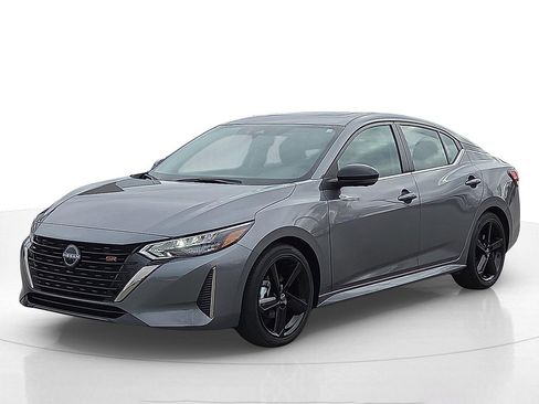 Used 2024 Nissan Sentra SR w/ SR Premium Package image 2