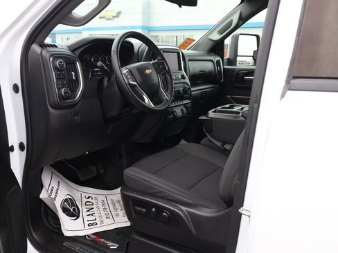 Used 2022 Chevrolet Silverado 2500 LT w/ Convenience Package image 11