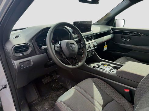 New 2026 Honda Pilot Sport image 9