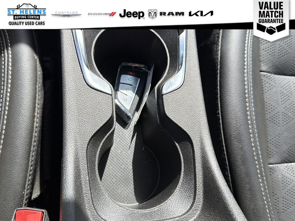 Used 2022 Chevrolet Bolt LT w/ Infotainment Package FWD image 27