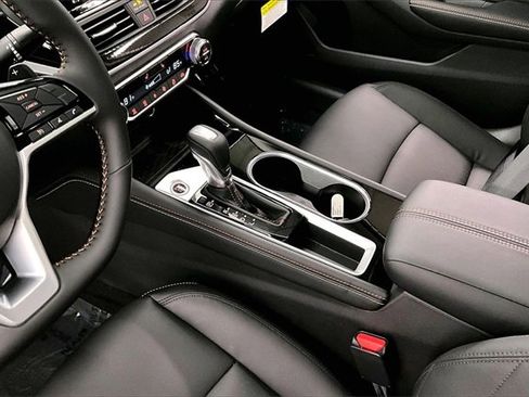 New 2025 Nissan Altima 2.5 SR w/ SR Premium Package image 8