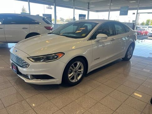 Used 2018 Ford Fusion SE w/ Equipment Group 602A FWD image 12