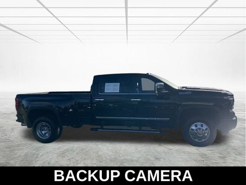 Used 2025 Chevrolet Silverado 3500 High Country w/ High Country Premium Package image 4