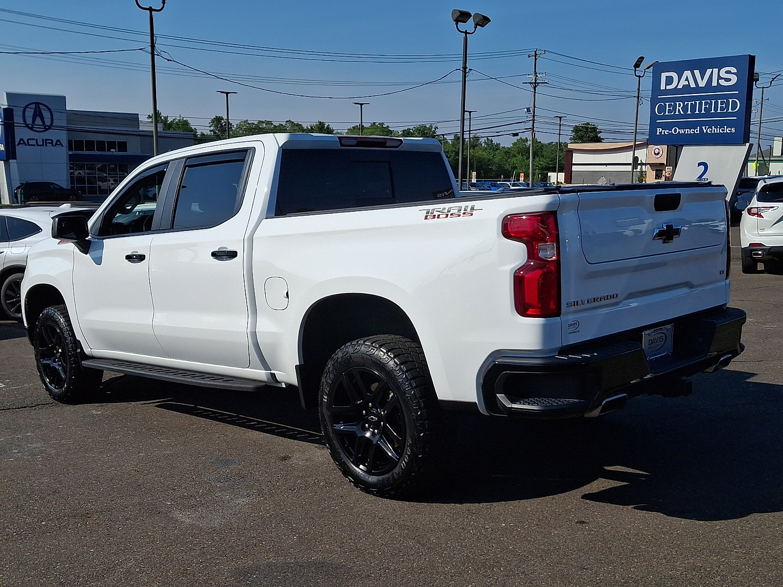 Used 2025 Chevrolet Silverado 1500 LT Trail Boss w/ Convenience Package II AWD/4WD image 6