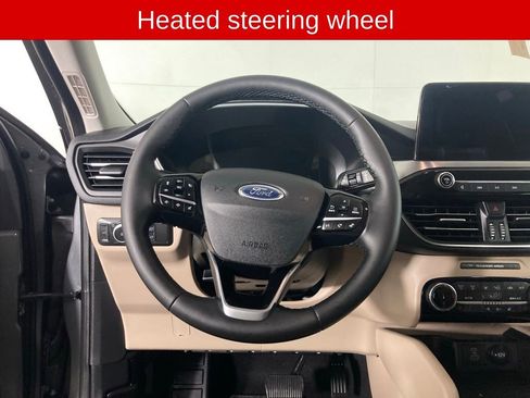 Used 2022 Ford Escape Titanium w/ Class II Trailer Tow Package image 9