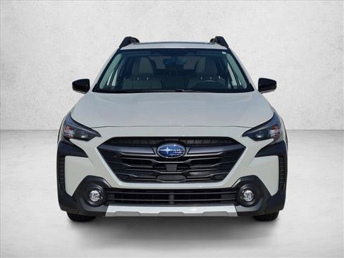 Used 2025 Subaru Outback Limited w/ Popular Package #2 AWD/4WD image 2
