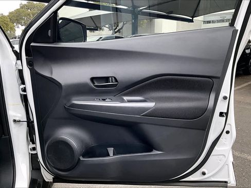 Used 2024 Nissan Kicks S image 22